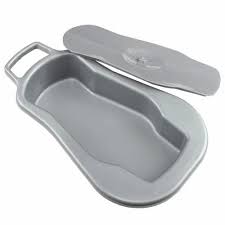 Polypropylene Bed pan with Lid for adults